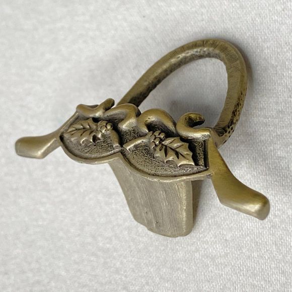 The Fort Scarf Ring Bullhead Mixed Metal Brass Pewter Look Antler Leaf Design - Picture 2 of 9